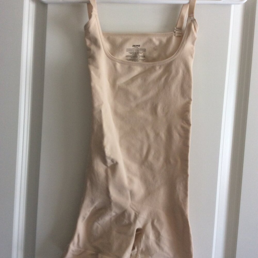 SKIMS Seamless Sculpt Square Neck Mid Knee Bodysuit
